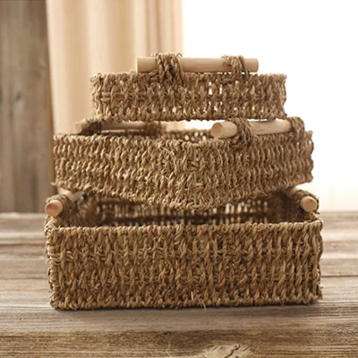 Caja de almacenamiento de cesta de almacenamiento de escritorio tejida de paja hecha a mano con mango de madera tejida de hierba